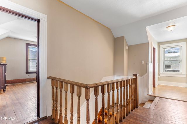 233 Northwest Chestnut Street, Norton, VA 24273