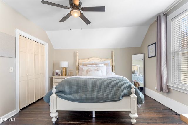 233 Northwest Chestnut Street, Norton, VA 24273