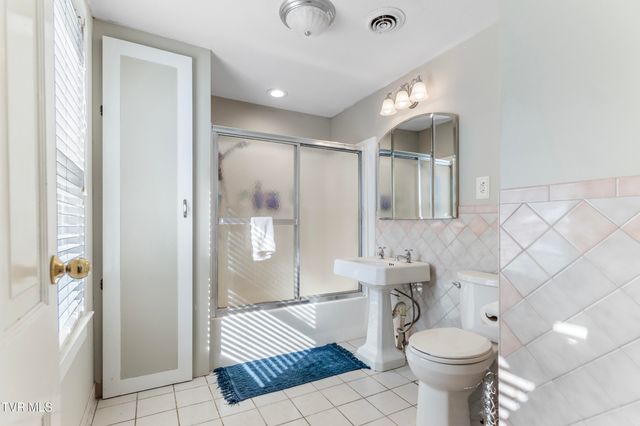 233 Northwest Chestnut Street, Norton, VA 24273
