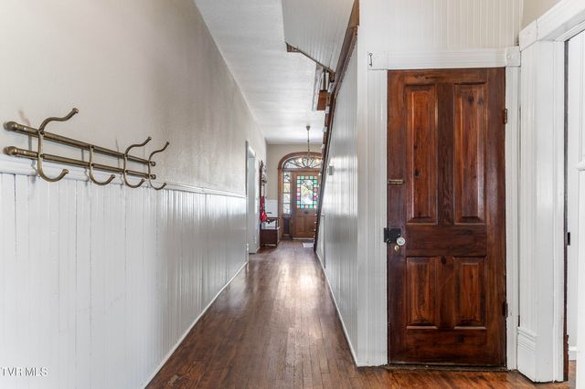 233 Northwest Chestnut Street, Norton, VA 24273