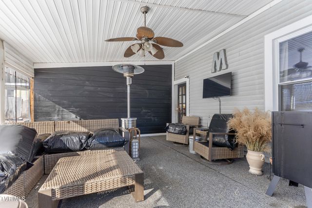 233 Northwest Chestnut Street, Norton, VA 24273