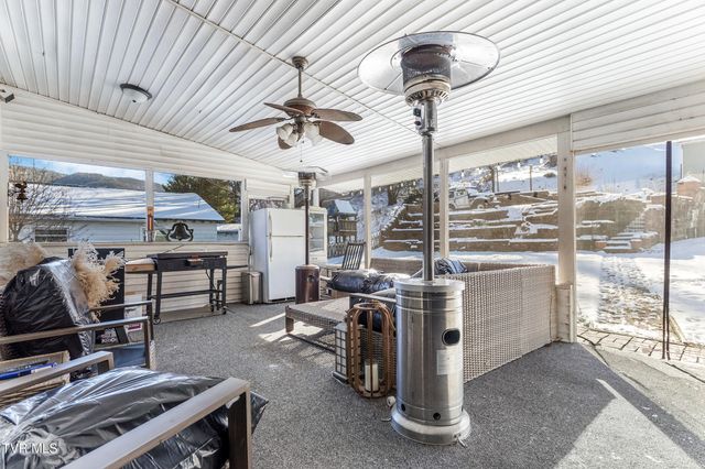 233 Northwest Chestnut Street, Norton, VA 24273