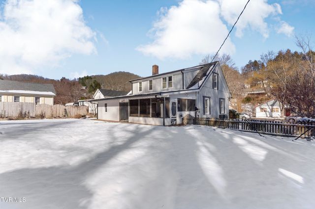 233 Northwest Chestnut Street, Norton, VA 24273