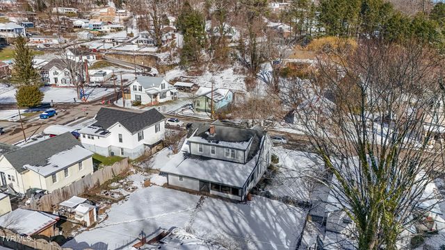 233 Northwest Chestnut Street, Norton, VA 24273