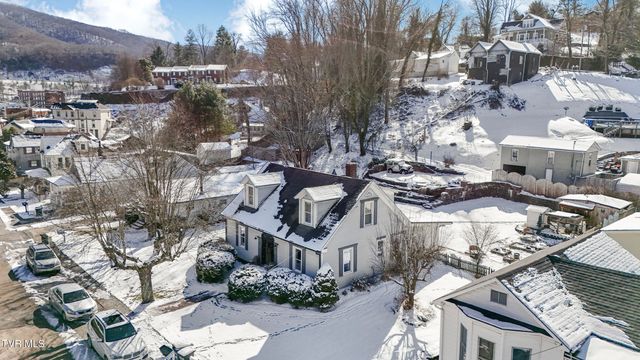 233 Northwest Chestnut Street, Norton, VA 24273