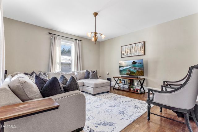 233 Northwest Chestnut Street, Norton, VA 24273