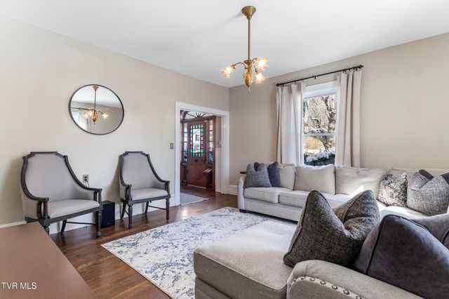 233 Northwest Chestnut Street, Norton, VA 24273