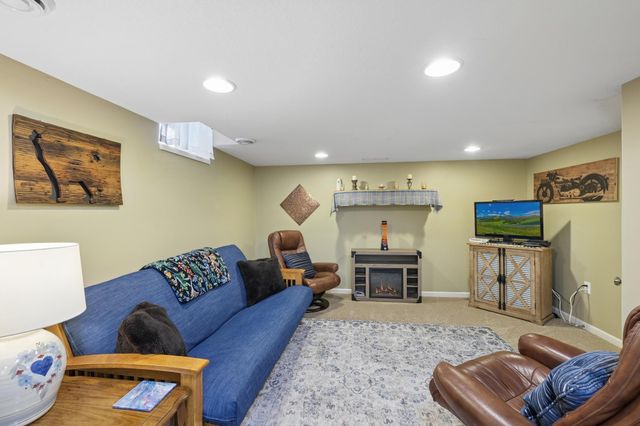 4455 6th Street NE, Columbia Heights, MN 55421