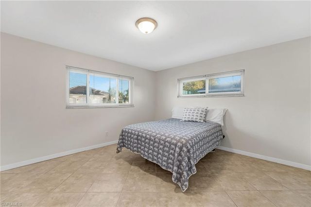 1726 SE 13th ST, Cape Coral, FL 33990