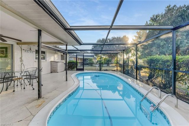 1726 SE 13th ST, Cape Coral, FL 33990