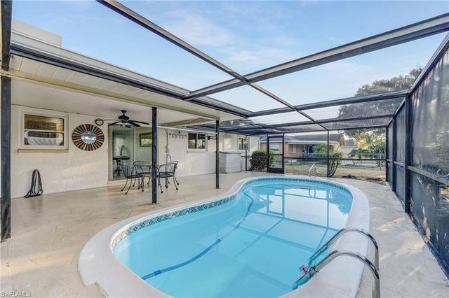 1726 SE 13th ST, Cape Coral, FL 33990