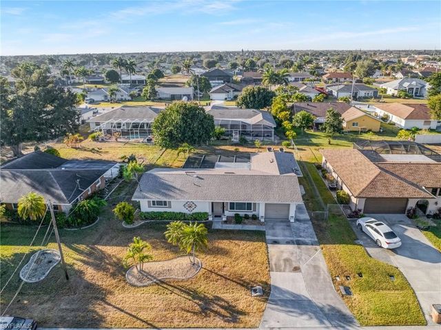 1726 SE 13th ST, Cape Coral, FL 33990