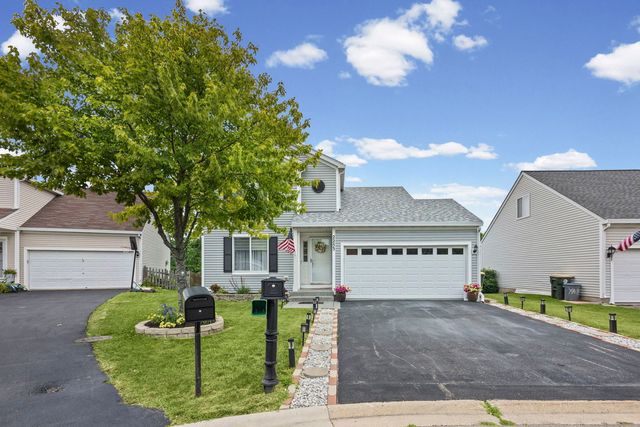 2253 N Stonehedge Court, Round Lake Beach, IL 60073