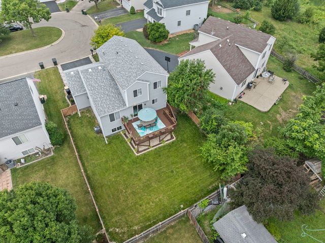 2253 N Stonehedge Court, Round Lake Beach, IL 60073