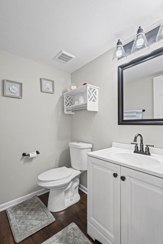 2253 N Stonehedge Court, Round Lake Beach, IL 60073