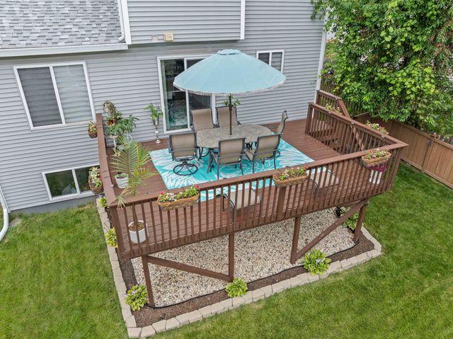 2253 N Stonehedge Court, Round Lake Beach, IL 60073