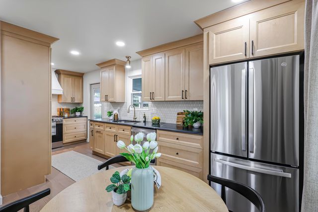 2616 Bristol Road, Columbus, OH 43221