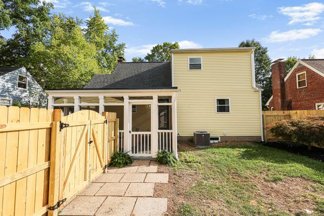 2616 Bristol Road, Columbus, OH 43221