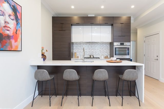 577 Massachusetts Ave. 3, Boston, MA 02118