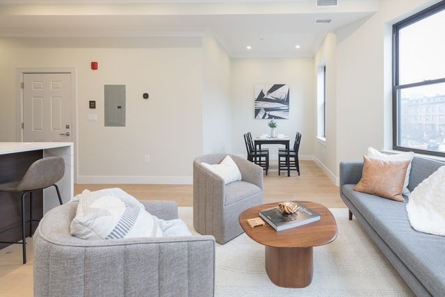 577 Massachusetts Ave. 3, Boston, MA 02118