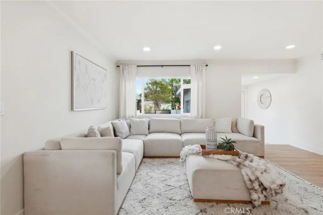 3675 Palo Verde, Long Beach, CA 90808