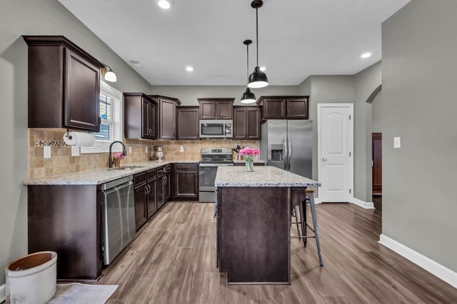 109 EASTON DRIVE, Clarksville, TN 37043