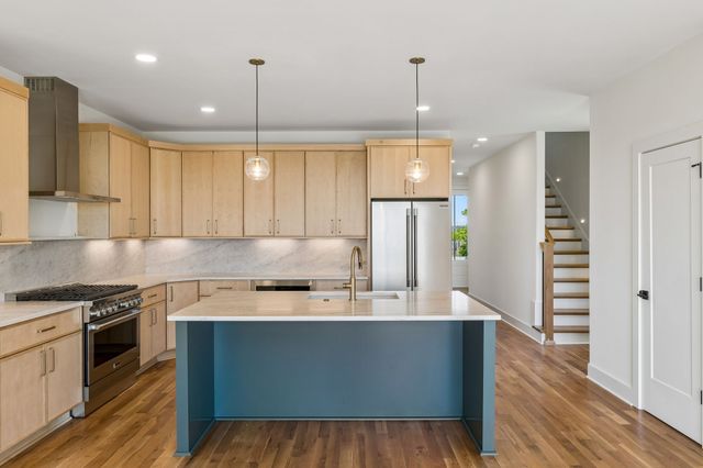 2160 Summitt Ave, Nashville, TN 37218