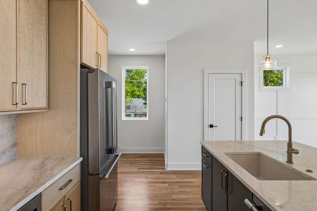 2160 Summitt Ave, Nashville, TN 37218