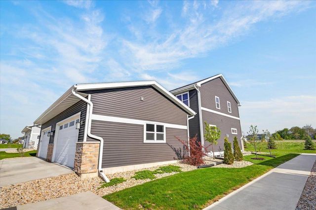2890 Wild Goose Way, Stoughton, WI 53589