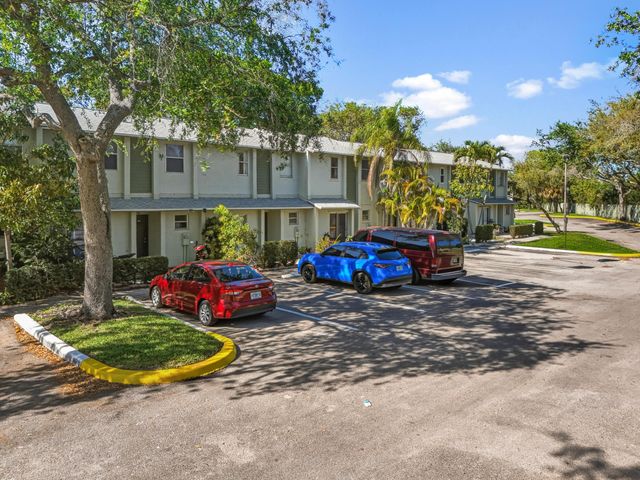 789 Crystal Lake Drive 789, Deerfield Beach, FL 33064