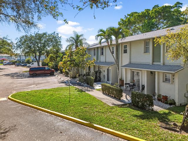 789 Crystal Lake Drive 789, Deerfield Beach, FL 33064