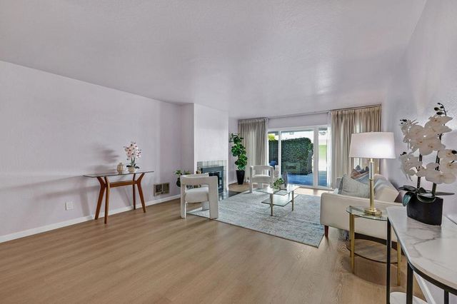 1945 Mount Vernon Court 3, Mountain View, CA 94040