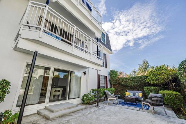 1945 Mount Vernon Court 3, Mountain View, CA 94040