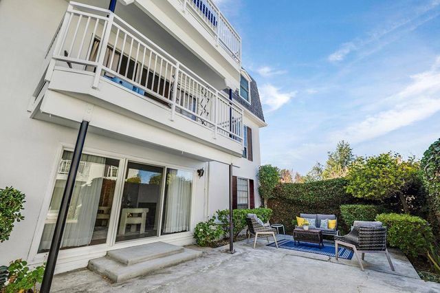 1945 Mount Vernon Court 3, Mountain View, CA 94040