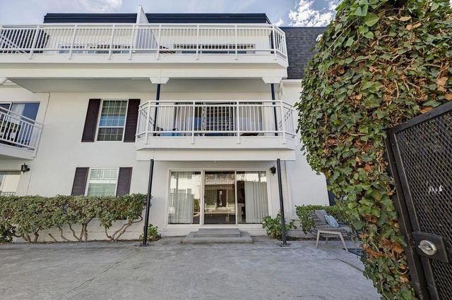 1945 Mount Vernon Court 3, Mountain View, CA 94040