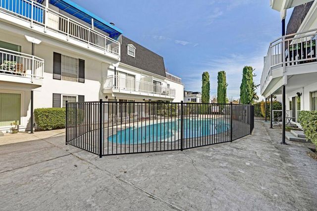 1945 Mount Vernon Court 3, Mountain View, CA 94040