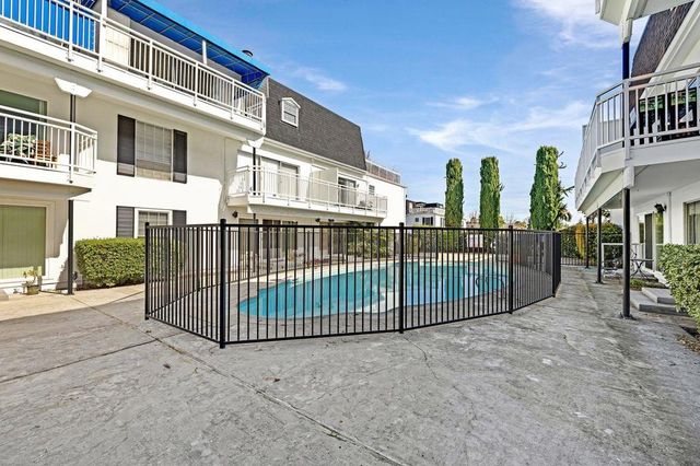 1945 Mount Vernon Court 3, Mountain View, CA 94040