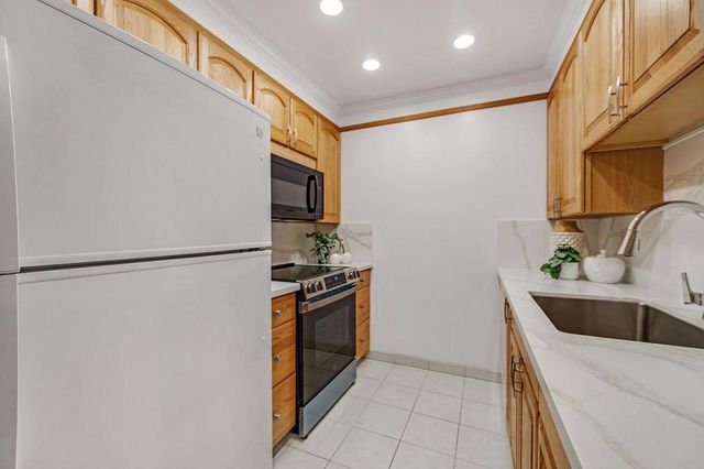 1945 Mount Vernon Court 3, Mountain View, CA 94040