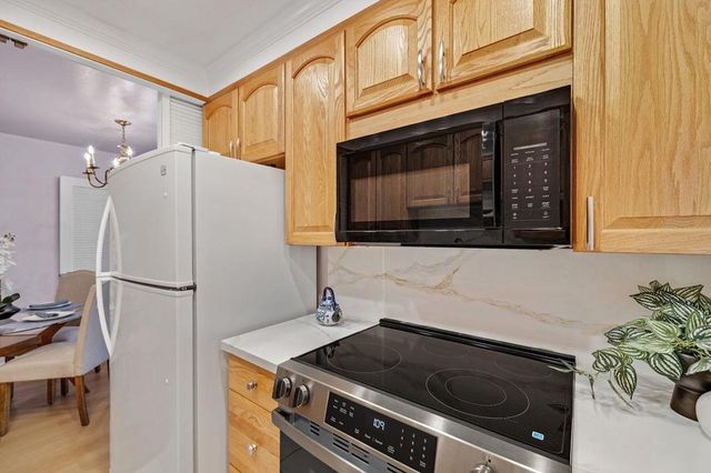 1945 Mount Vernon Court 3, Mountain View, CA 94040