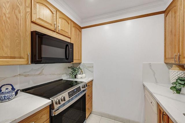 1945 Mount Vernon Court 3, Mountain View, CA 94040