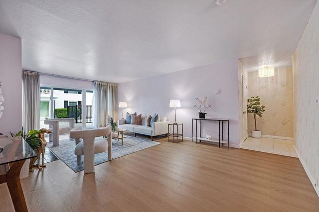 1945 Mount Vernon Court 3, Mountain View, CA 94040