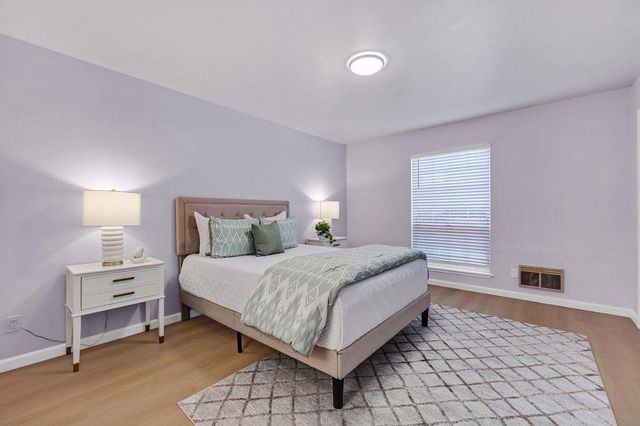 1945 Mount Vernon Court 3, Mountain View, CA 94040