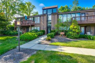 985 Canyon View Road 204C, Northfield, OH 44067