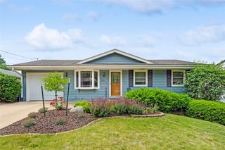 2441 Hull Avenue, Des Moines, IA 50317