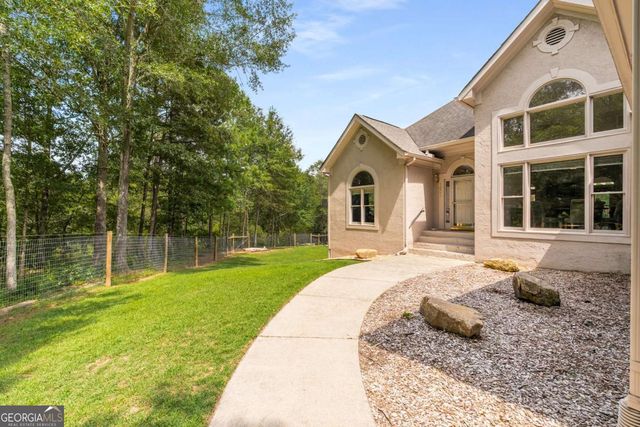 1621 La Fayette Drive, Loganville, GA 30052