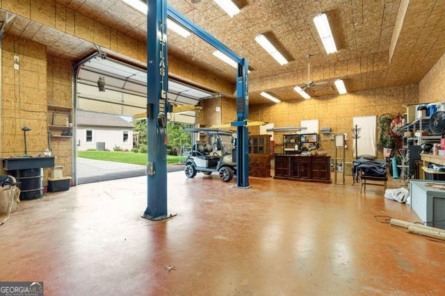 1621 La Fayette Drive, Loganville, GA 30052