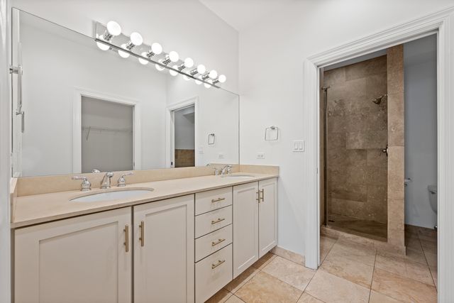 1402 W GRAND Avenue 2, Chicago, IL 60642