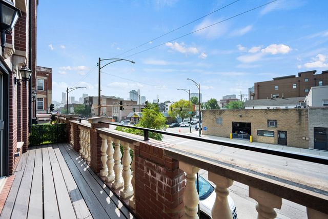 1402 W GRAND Avenue 2, Chicago, IL 60642