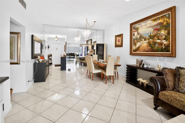 6445 W Pinehurst Cir W D25, Tamarac, FL 33321