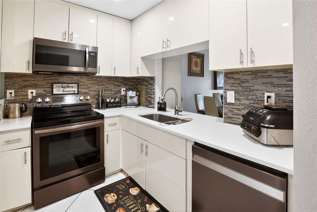 6445 W Pinehurst Cir W D25, Tamarac, FL 33321